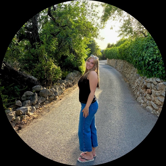 anna_fish_her